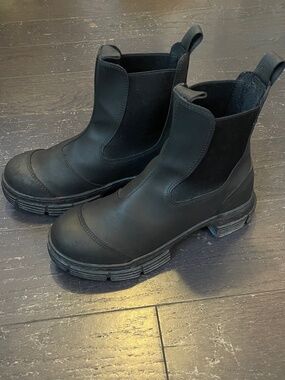 GANNI Cleated Low Rubber Chelsea Boot in Matte Black EU Sz 37 women's